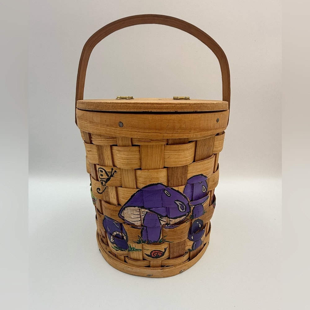 Fomerz Spain Vintage Woven Wood Basket with Lid Painted Mushroom/ Garden Theme